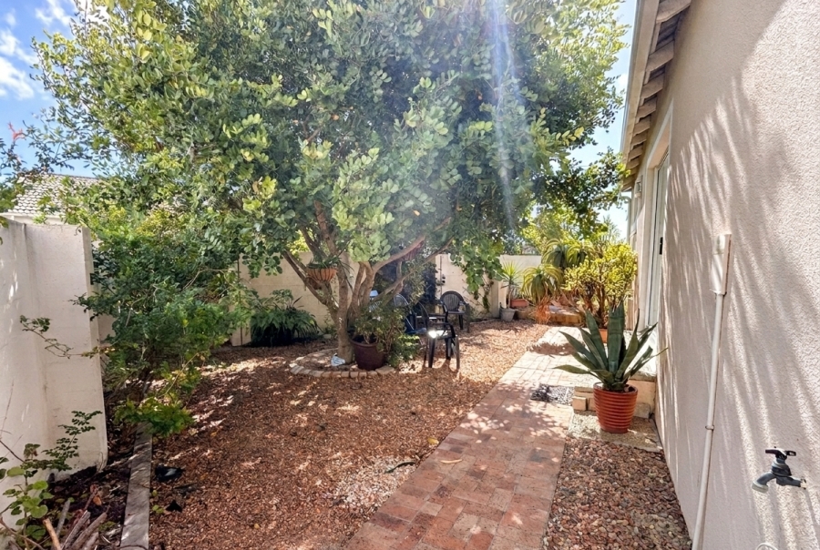 To Let 3 Bedroom Property for Rent in Sunningdale Western Cape